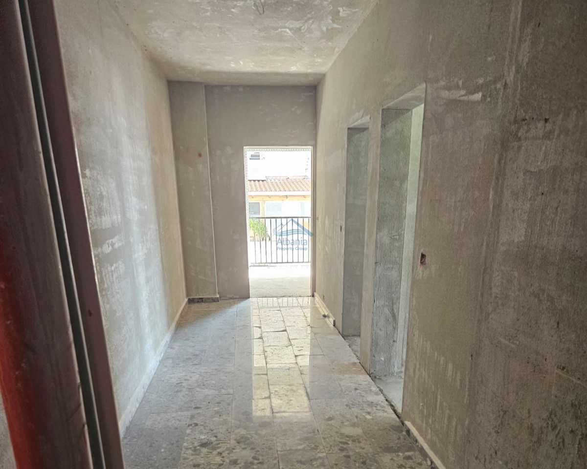 Immobile In Vendita A Valona ​​Albania, Situato In Una Buona Zona, Vicino Alla Spiaggia